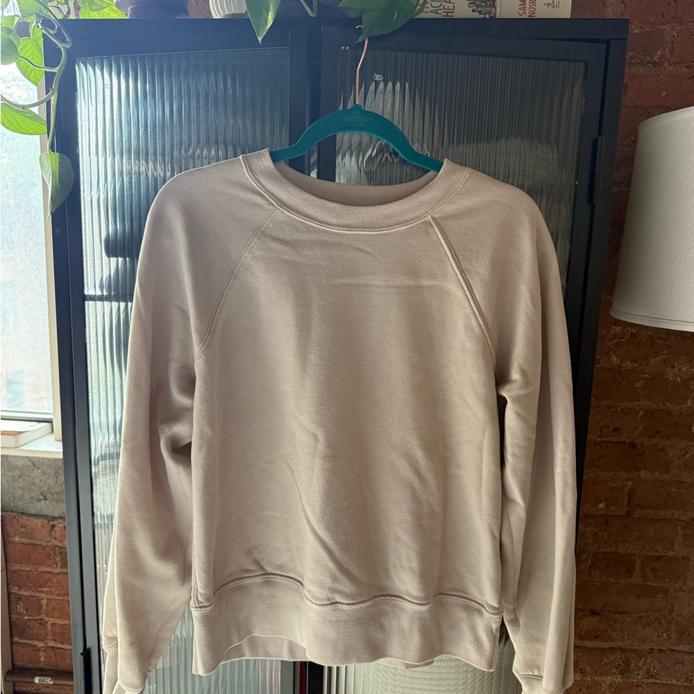 Abercrombie & Fitch Essential Raglan Classic Sunday Crewneck Sweatshirt
